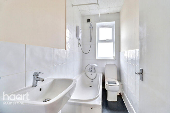 1 Bedroom Apartment For Sale In Buckland Hill, Maidstone, ME16