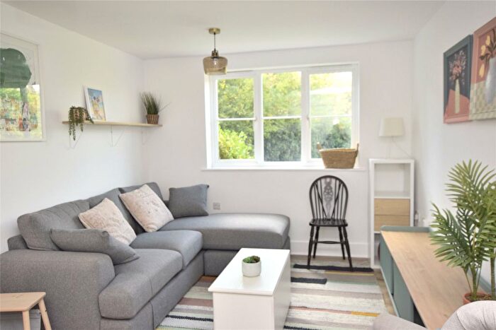 1 Bedroom Flat To Rent In Cumnor Hill, Oxford, Oxfordshire, OX2