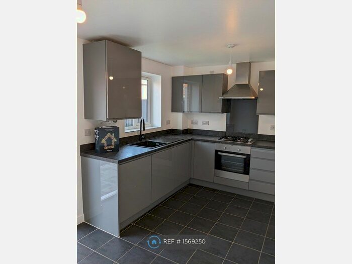 3 Bedroom Semi-Detached House To Rent In Cranswick Close, Nottingham, NG15