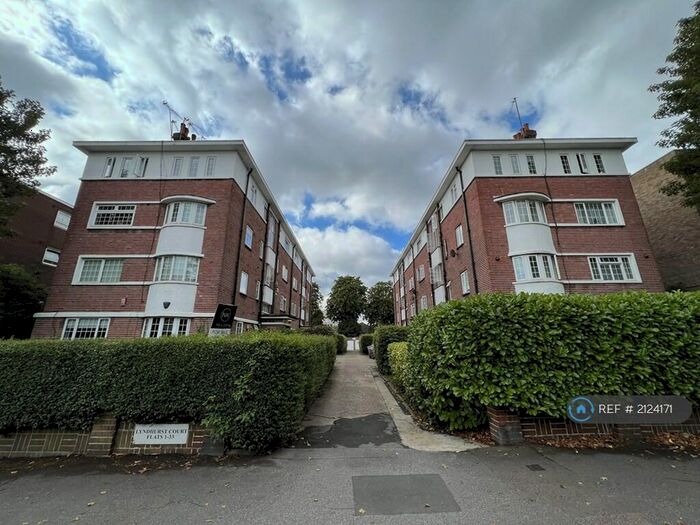 1 Bedroom Flat To Rent In Lyndhurst Court, London, E18