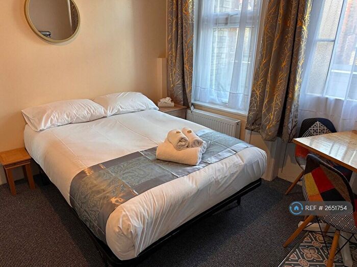 Studio To Rent In Tottenham Lane, London, N8