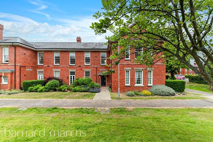 2 Bedroom Flat For Sale In Sherwood Way, Epsom, KT19