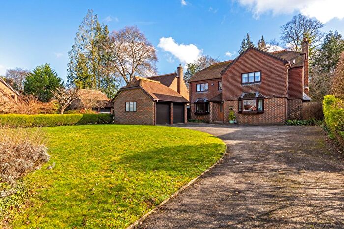 4 Bedroom Detached House For Sale In Park Road, Winchester, SO22