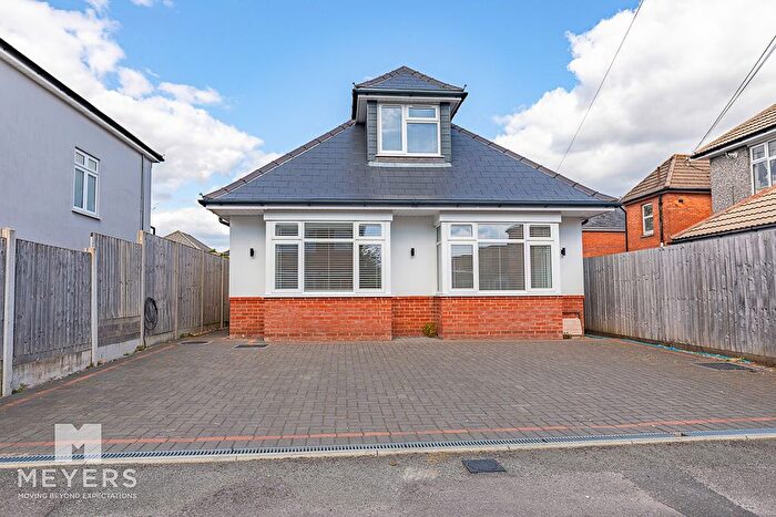 4 Bedroom Chalet For Sale In Maclaren Road, Bournemouth, BH9