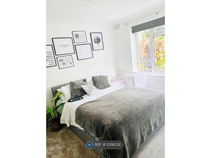 2 Bedroom Maisonette To Rent In Aboyne Drive, London, SW20