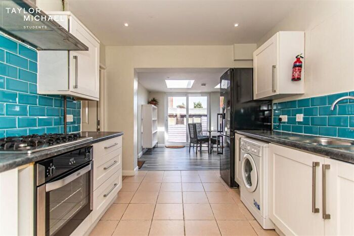 4 Bedroom End Of Terrace House To Rent In Tavistock Down, Brighton, BN1