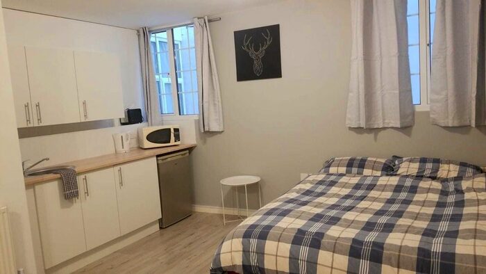 Studio To Rent In Lower High Street, Wednesbury, WS10