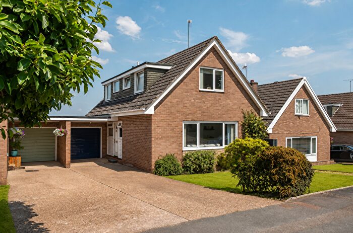 3 Bedroom Detached House For Sale In St. Hill Close, Exeter, EX2