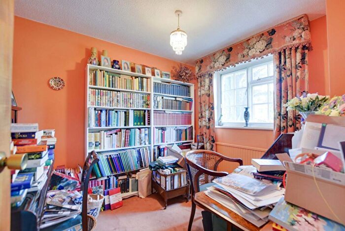 4 Bedroom Detached House For Sale In The Yews, Oadby, Leicester, LE2