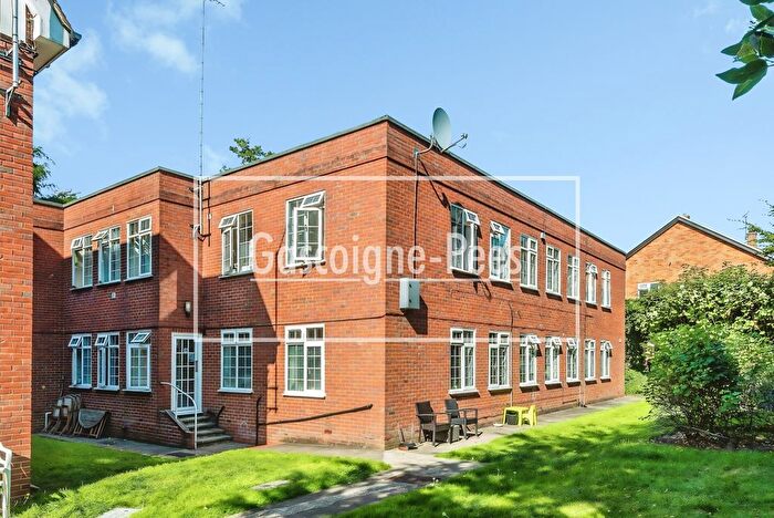 Studio To Rent In Elveden Court, Leatherhead, KT22