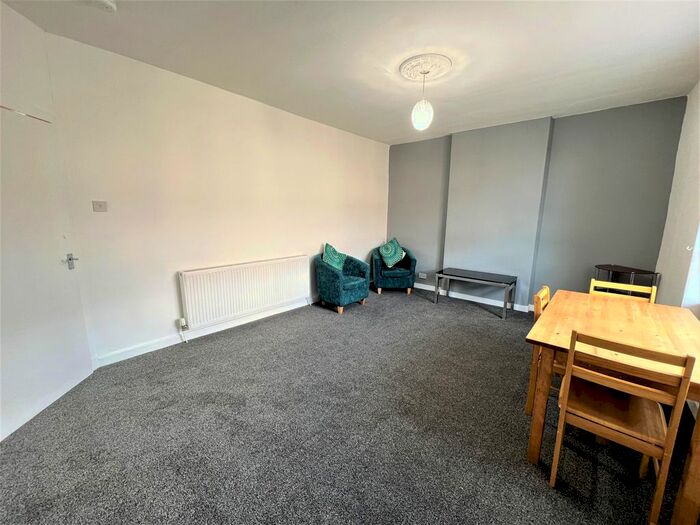 1 Bedroom Flat To Rent In Hollybrook Street, Glasgow, G42