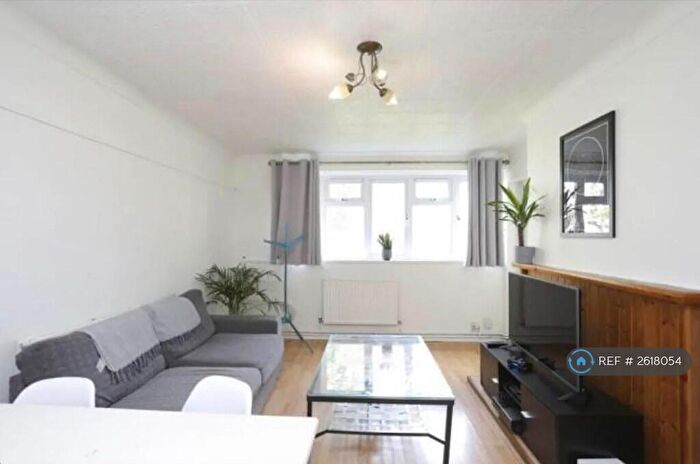 4 Bedroom Flat To Rent In Drewett House, London, E1