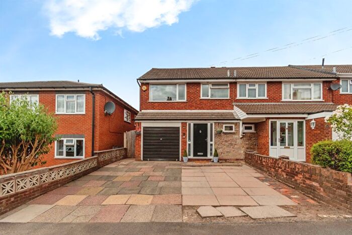 3 Bedroom Semi-Detached House For Sale In Cannock Road, Cannock, WS11