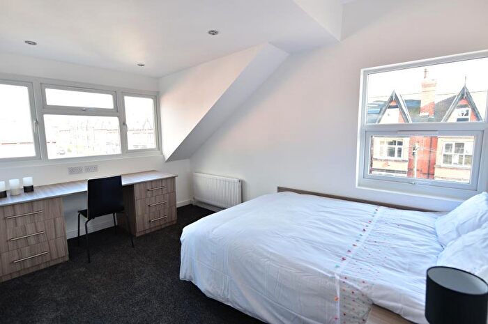 5 Bedroom Terraced House To Rent In Hessle Terrace, Hyde Park, Leeds, LS6