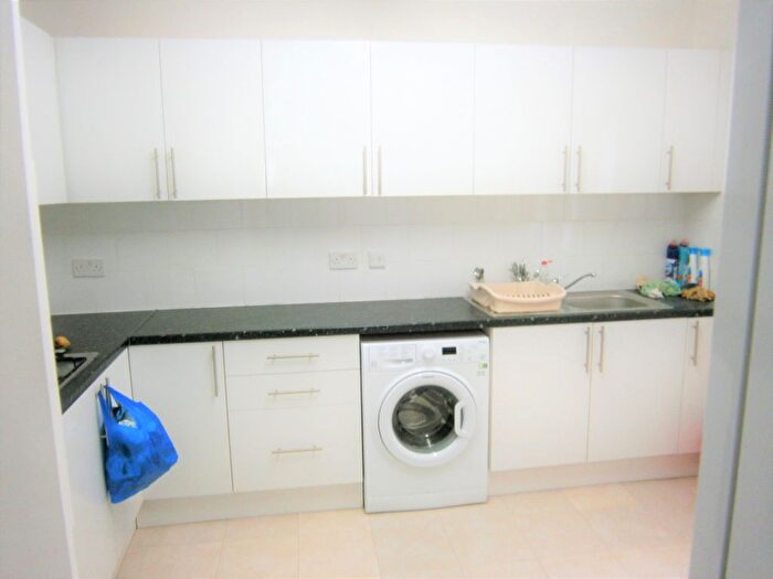 5 Bedroom Semi Detached House For Sale In Chaplin Road, Wembley, HA0