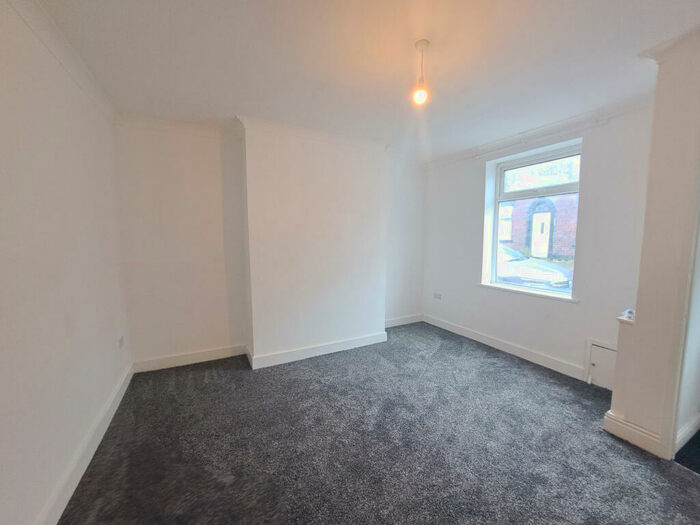 2 Bedroom End Of Terrace House To Rent In Turner Street, Lees, Oldham, OL4