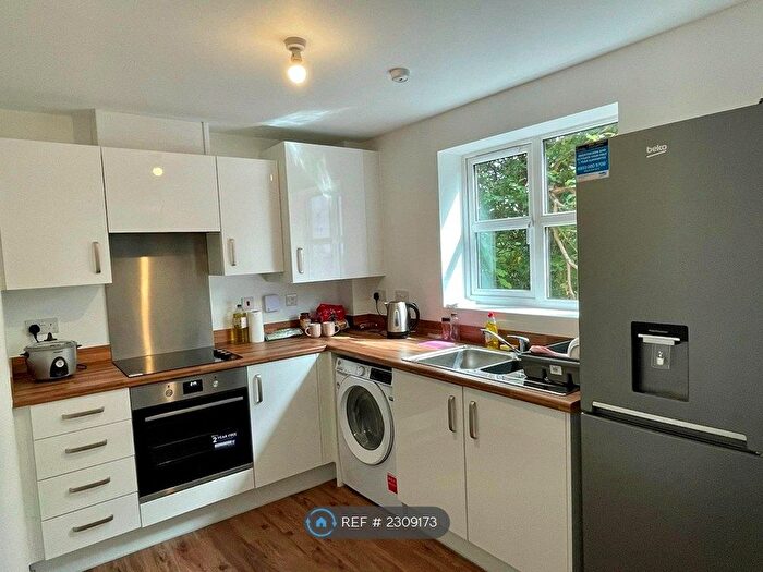 2 Bedroom Flat To Rent In Heroes Drive, Birmingham, B29