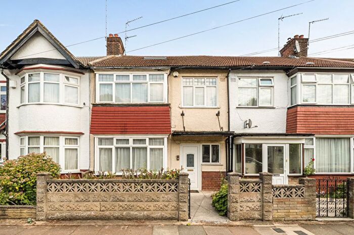 3 Bedroom Terraced House For Sale In Rosemary Avenue, London, N3