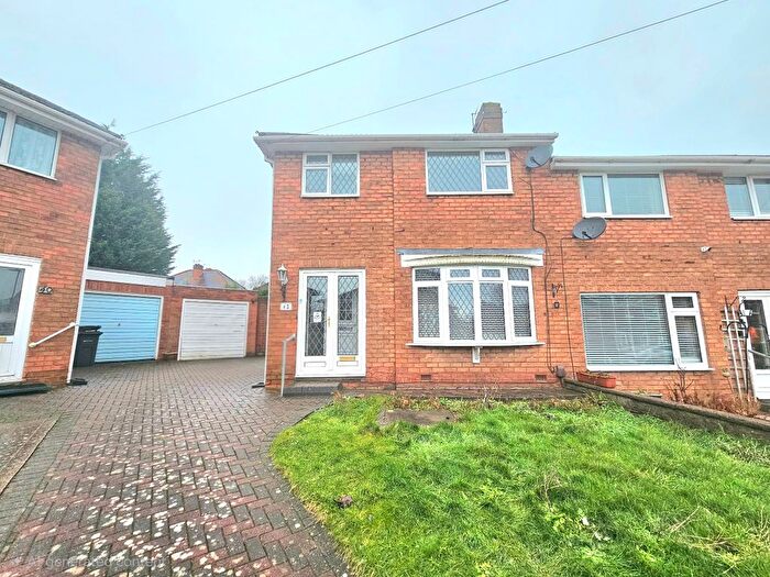 3 Bedroom Semi Detached House For Sale In Quincey Drive, Birmingham, B24