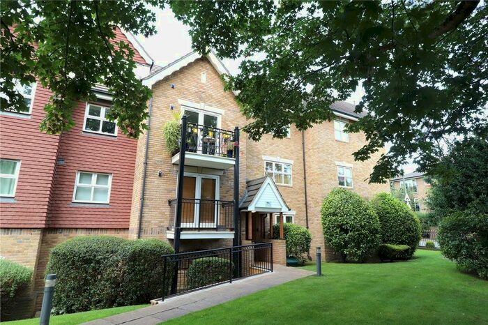 2 Bedroom Flat To Rent In Albemarle Road, Beckenham, Kent, BR3