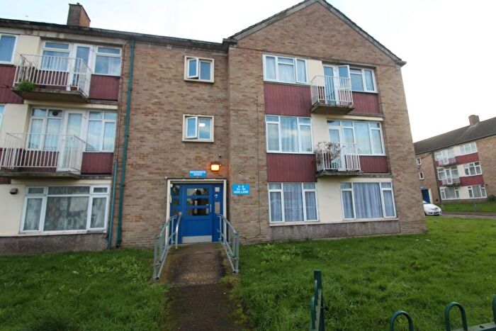 3 Bedroom Flat To Rent In Hoe Lane, Enfield, EN3
