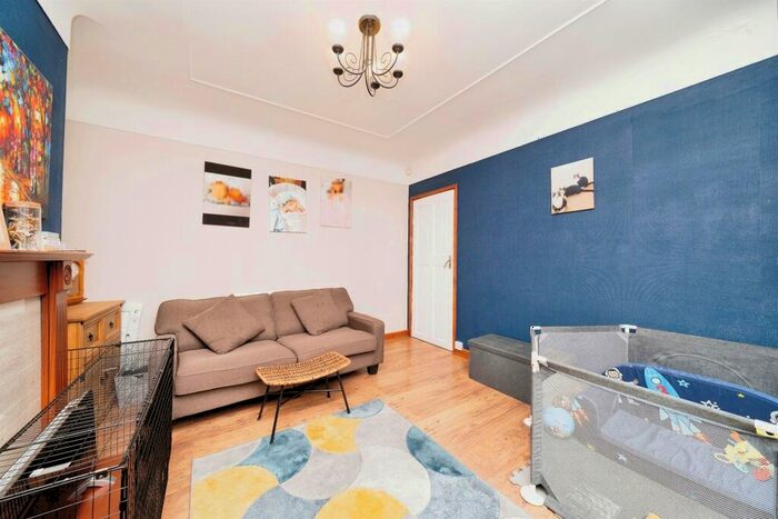 3 Bedroom Semi-Detached House For Sale In Hawarden Avenue, Wallasey, CH44
