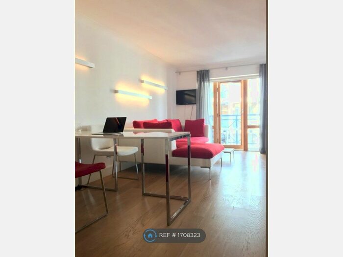 1 Bedroom Flat To Rent In Hampton Court, London, SE16