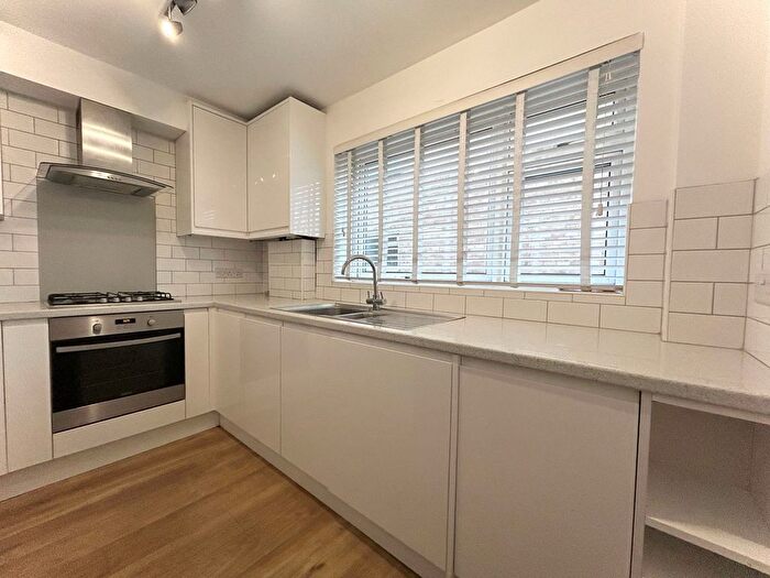 1 Bedroom Flat To Rent In Carshalton Grove, Sutton, SM1