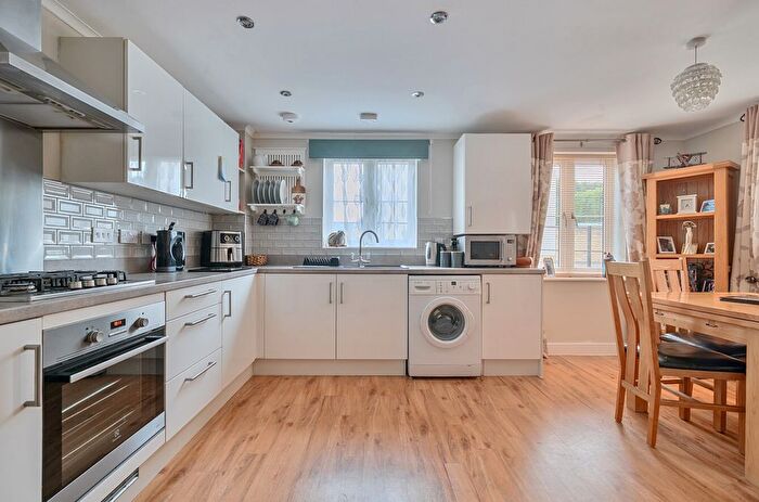 2 Bedroom Flat For Sale In Station Road, Calne, Wiltshire, SN11