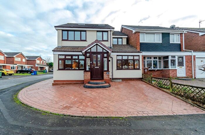 5 Bedroom Link Detached House For Sale In Gainsbrook Crescent, Norton Canes, Cannock, Staffordshire, WS11