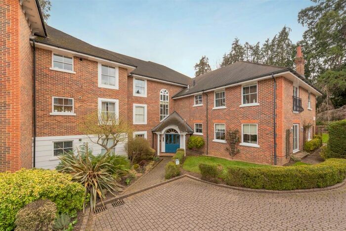 2 Bedroom Apartment To Rent In Agincourt, Ascot, SL5