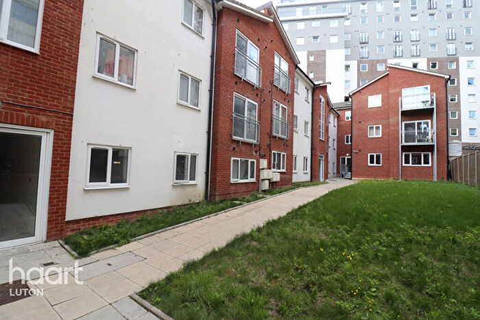 1 Bedroom Apartment For Sale In Old Bedford Road, Luton, LU2