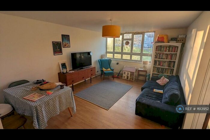 2 Bedroom Flat To Rent In Dulwich, London, SE22