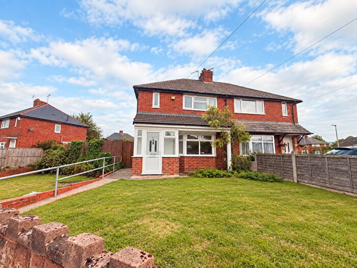 3 Bedroom Semi-Detached House To Rent In Stour Street, West Bromwich, B70