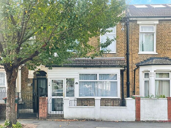 2 Bedroom Terraced House To Rent In Dundee Road, London, E13