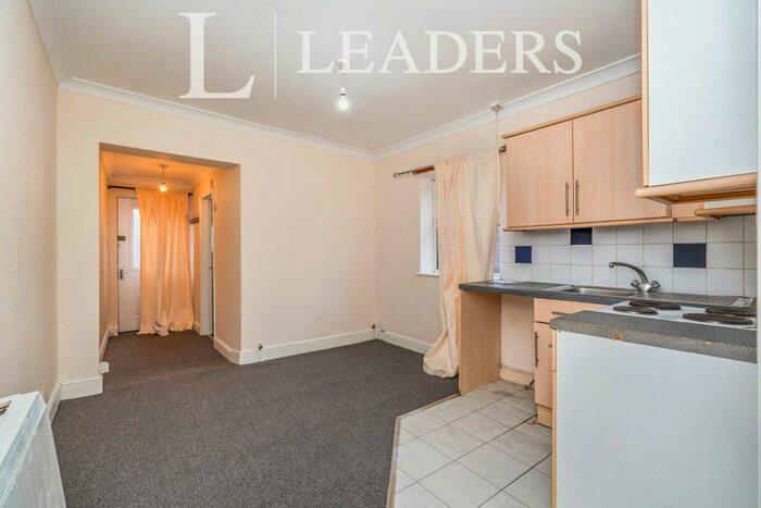 1 Bedroom Apartment To Rent In High Road, SO16