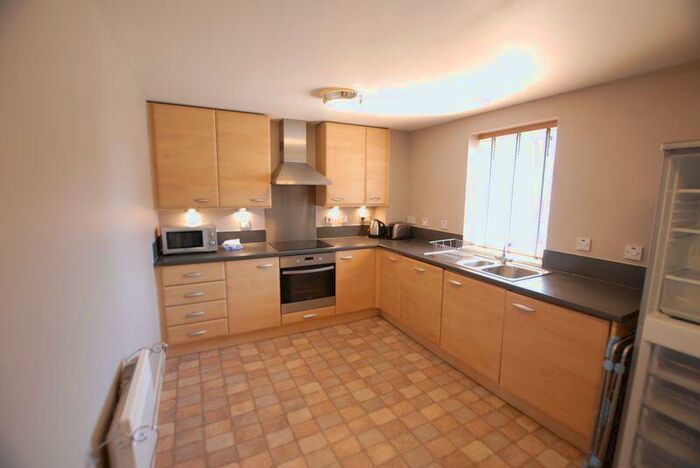 2 Bedroom Flat To Rent In Knightsbridge Court, Gosforth, ., NE3