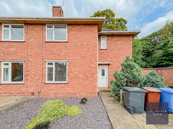 4 Bedroom Semi-Detached House To Rent In Mottram Close, Norwich, NR5