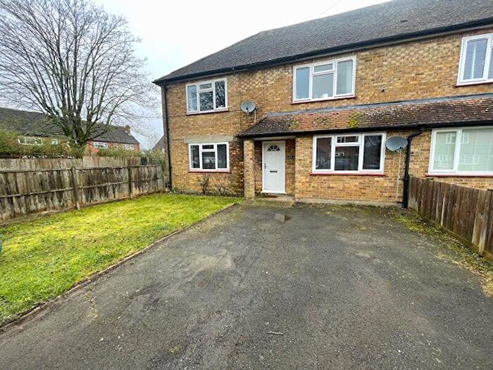 2 Bedroom Maisonette For Sale In Farm Road, Warlingham, CR6