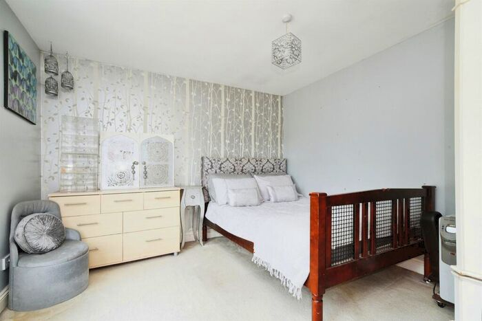 4 Bedroom Detached House For Sale In Malmesbury Road, Chippenham, SN15