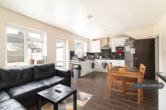 4 Bedroom Semi-Detached House To Rent In Argyle Road, London, E15