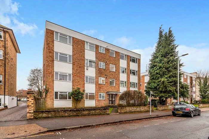 2 Bedroom Flat To Rent In Rivermead, Uxbridge Road, Kingston Upon Thames, KT1