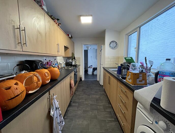 4 Bedroom Terraced House To Rent In Bed // All Ensuite House // July, LN2