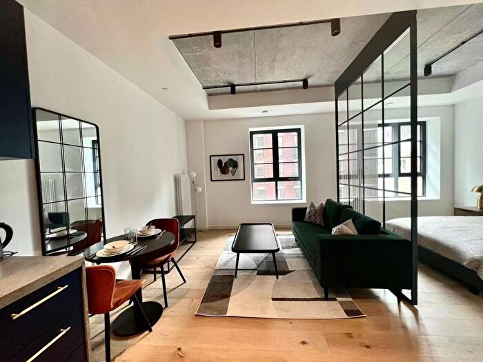 Apartment To Rent In Douglass Tower, Goodluck Hope Walk, London, E14