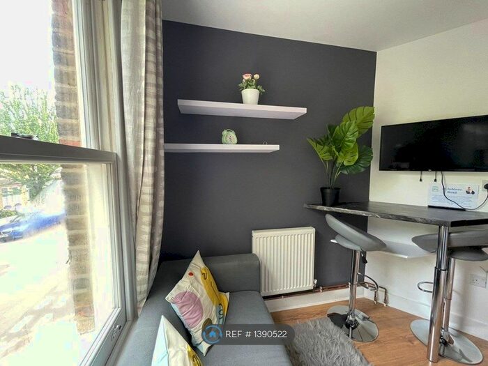 2 Bedroom Flat To Rent In Ashlone Road, London, SW15