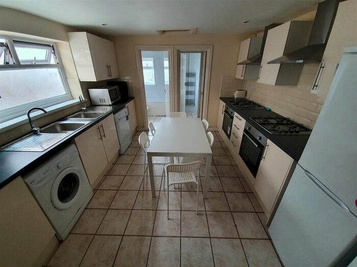 7 Bedroom Terraced House To Rent In Richards Street, Cathats, Cardiff, CF24
