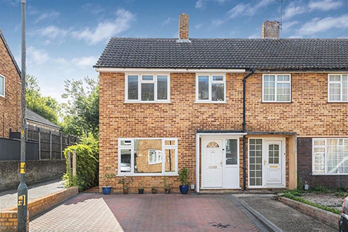 3 Bedroom End Of Terrace House For Sale In Cecil Road, Hertford, SG13