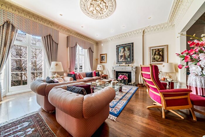 5 Bedroom End Of Terrace House For Sale In Walton Place, Knightsbridge, SW3