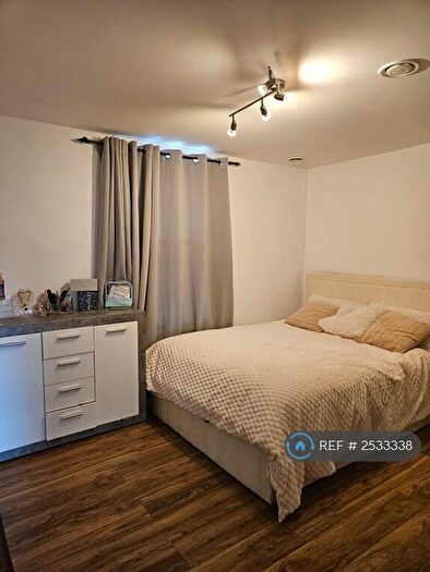 1 Bedroom Flat To Rent In West Wycombe Road, High Wycombe, HP11