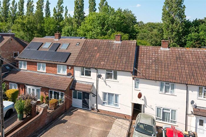 3 Bedroom Terraced House For Sale In Pemberton Close, St. Albans, Hertfordshire, AL1